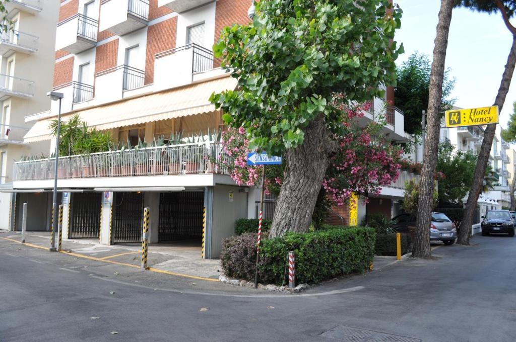 Hotel Nancy Римини Екстериор снимка
