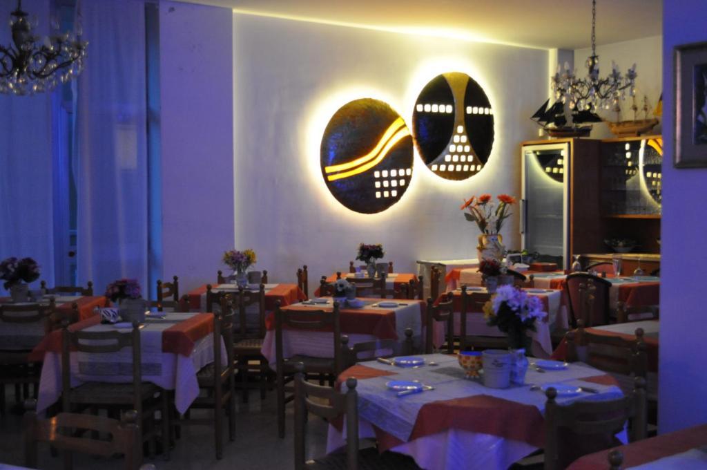 Hotel Nancy Римини Екстериор снимка