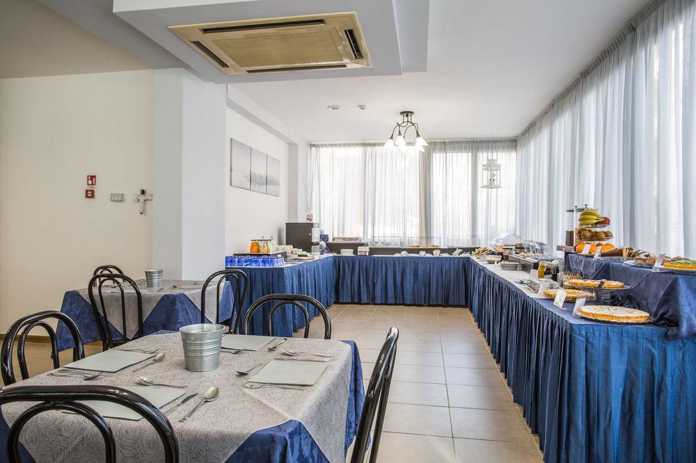 Hotel Nancy Римини Екстериор снимка