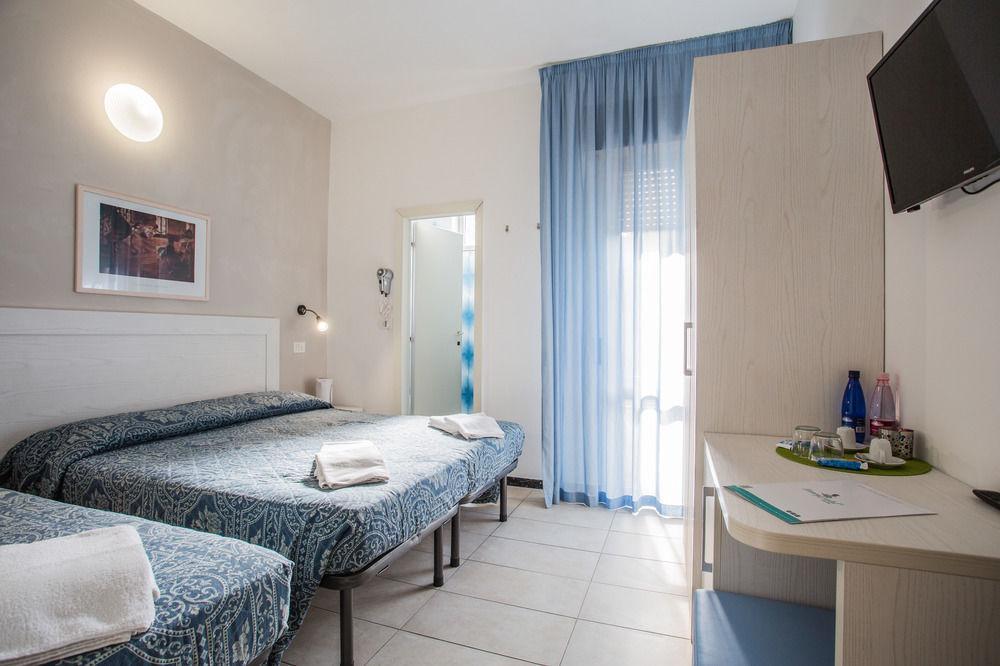 Hotel Nancy Римини Екстериор снимка