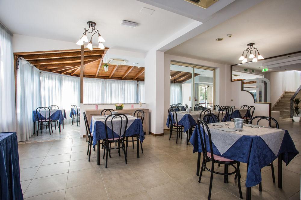 Hotel Nancy Римини Екстериор снимка