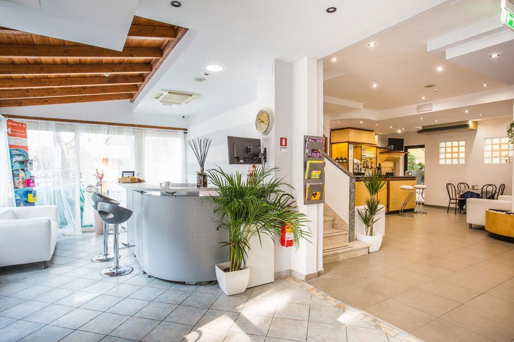 Hotel Nancy Римини Екстериор снимка