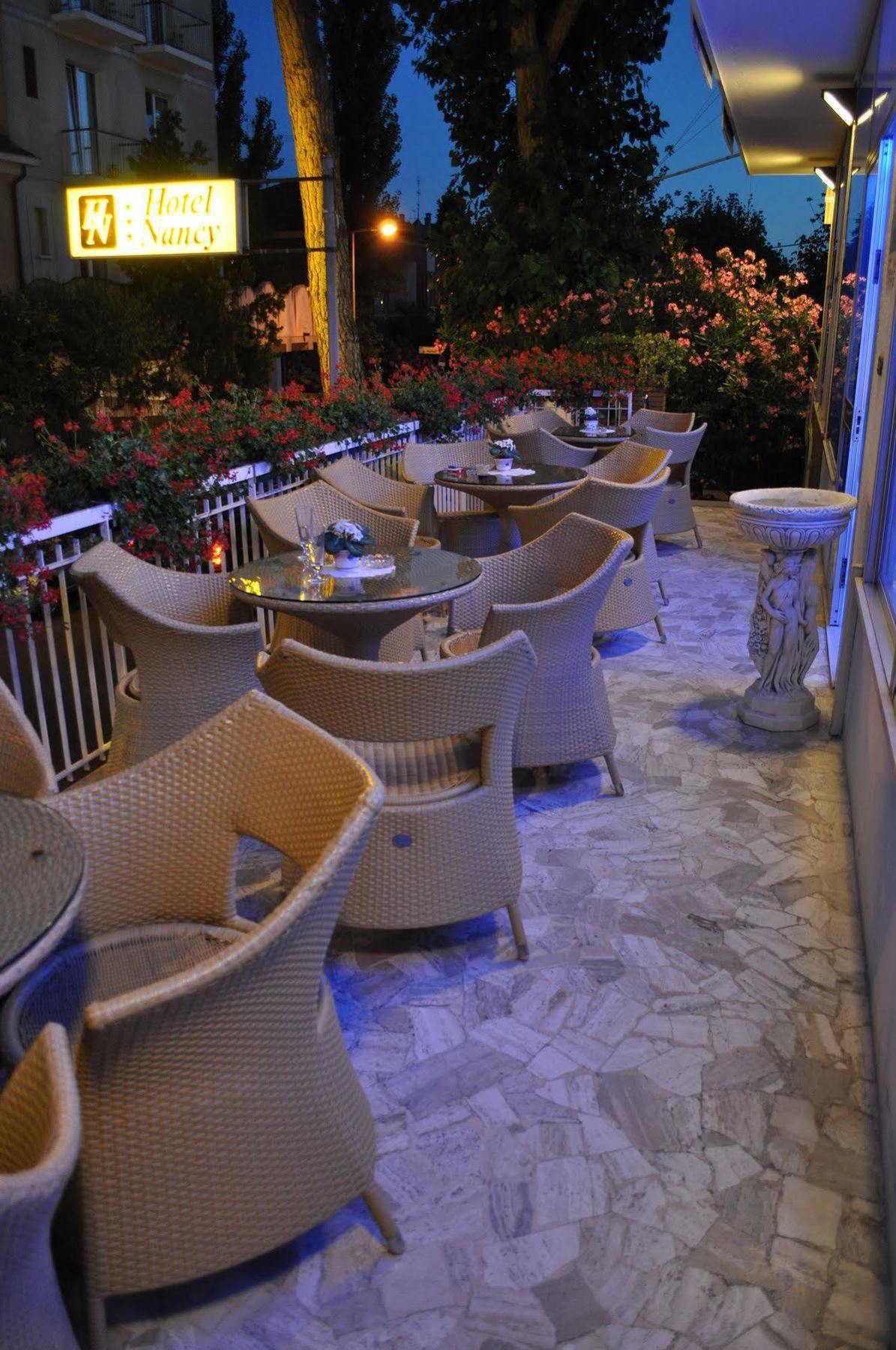 Hotel Nancy Римини Екстериор снимка